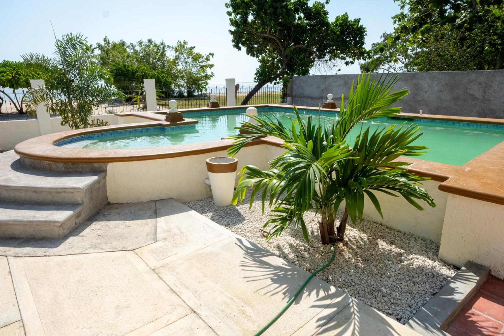 Indigo Beach Villa Black River Exterior photo